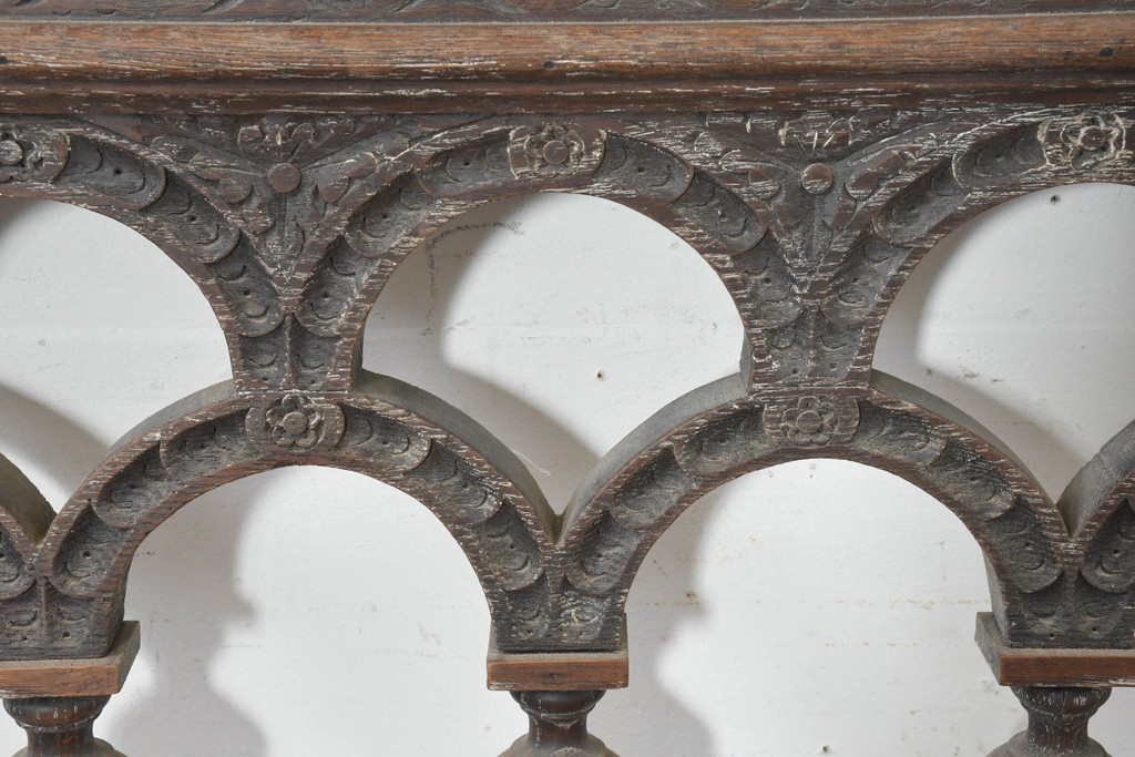 イギリスアンティーク　1920年頃　オーク材　彫刻装飾とラタン張りを組み合わせたベンチ　(R-089836)