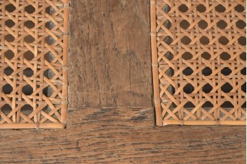 イギリスアンティーク　1920年頃　オーク材　彫刻装飾とラタン張りを組み合わせたベンチ　(R-089836)