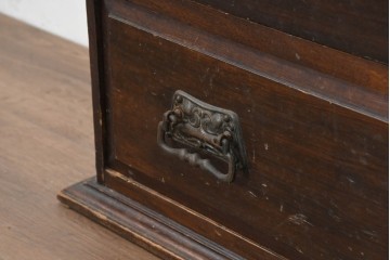 イギリスアンティーク　1920年頃　ショーケース付き　見せる収納に適したスリムなキャビネット　(R-089837)