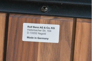 中古　美品　ドイツ　ROLF BENZ(ロルフベンツ)　965　ウォールナット材　モダンな脚線の構造のダイニングテーブル　(R-089840)