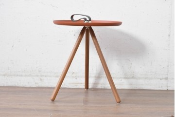 中古　美品　ROLF BENZ(ロルフベンツ)　オレンジ色の丸い天板が目を引くサイドテーブル　定価約11万円　(R-089846)