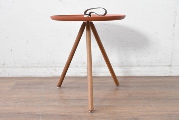 中古　美品　ROLF BENZ(ロルフベンツ)　オレンジ色の丸い天板が目を引くサイドテーブル　定価約11万円　(R-089846)