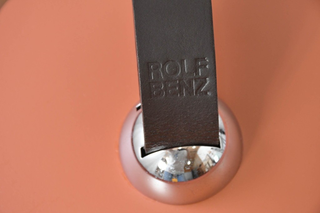 中古　美品　ROLF BENZ(ロルフベンツ)　オレンジ色の丸い天板が目を引くサイドテーブル　定価約11万円　(R-089846)