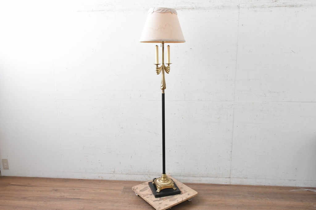中古　高級輸入品　FREDERICK COOPER(フレデリック・クーパー社)　クラシカルなデザインが上品なフロアスタンド　(R-089849)