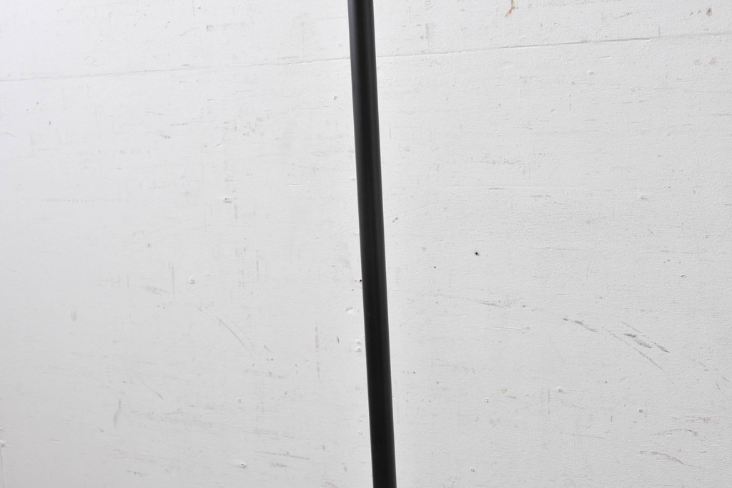 中古　高級輸入品　FREDERICK COOPER(フレデリック・クーパー社)　クラシカルなデザインが上品なフロアスタンド　(R-089849)