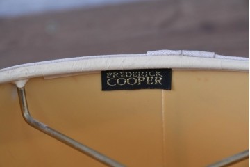 中古　高級輸入品　FREDERICK COOPER(フレデリック・クーパー社)　クラシカルなデザインが上品なフロアスタンド　(R-089849)