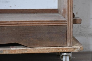和製ヴィンテージ　楔(くさび)式の素朴な佇まいが魅力の本棚　(R-089850)