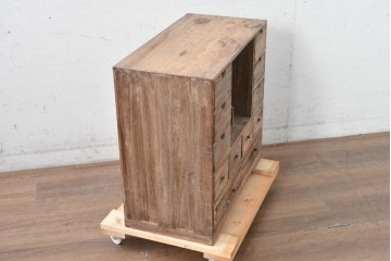 和製ヴィンテージ　桐材　変わりデザインが目を引く引き出し12杯のチェスト　(R-089852)