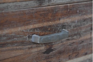 和製ヴィンテージ　桐材　変わりデザインが目を引く引き出し12杯のチェスト　(R-089852)