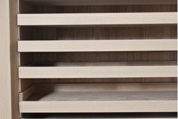 中古　美品　伝統工芸士　斉藤敬二作　重厚で華やかな金具がアクセントの加茂総桐箪笥　(R-089858)