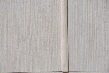 中古　美品　伝統工芸士　斉藤敬二作　重厚で華やかな金具がアクセントの加茂総桐箪笥　(R-089858)