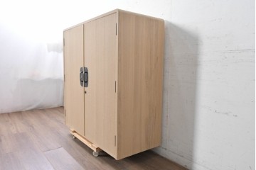 《台輪取り付け加工費込み》　中古　美品　伝統工芸士　斉藤敬二作　加茂桐箪笥　飾り金具が上品なアクセントの着物箪笥　(R-089859)