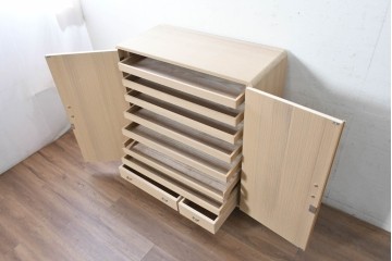 《台輪取り付け加工費込み》　中古　美品　伝統工芸士　斉藤敬二作　加茂桐箪笥　飾り金具が上品なアクセントの着物箪笥　(R-089859)