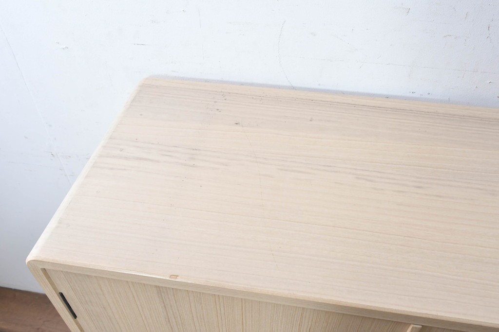 《台輪取り付け加工費込み》　中古　美品　伝統工芸士　斉藤敬二作　加茂桐箪笥　飾り金具が上品なアクセントの着物箪笥　(R-089859)