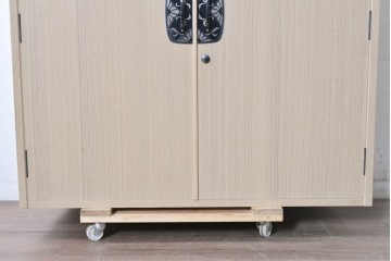 《台輪取り付け加工費込み》　中古　美品　伝統工芸士　斉藤敬二作　加茂桐箪笥　飾り金具が上品なアクセントの着物箪笥　(R-089859)