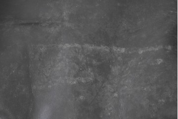 イギリスヴィンテージ　本革　重厚な佇まいとボタン留めが魅力のチェスターフィールドソファ　(R-089863)