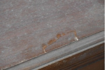 イギリスアンティーク　マホガニー材　透かし彫りの装飾が優美なパーラーキャビネット　(R-089869)