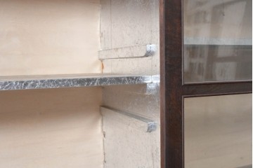 和製アンティーク　欅(ケヤキ)材　落ち着いた木味の重ねガラス戸棚　(R-089870)