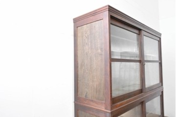 和製アンティーク　欅(ケヤキ)材　落ち着いた木味の重ねガラス戸棚　(R-089870)