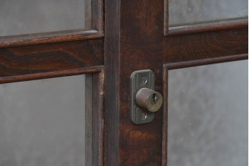 和製アンティーク　欅(ケヤキ)材　重厚な佇まいのサイドボード　(R-089871)