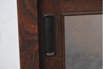 和製アンティーク　欅(ケヤキ)材　重厚な佇まいのサイドボード　(R-089871)