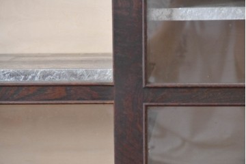 和製アンティーク　欅(ケヤキ)材　重厚な佇まいのサイドボード　(R-089872)