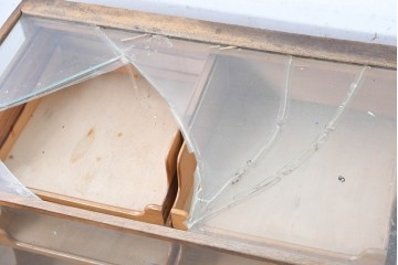 イギリスアンティーク　16杯の木製トレイが整然と並んだシャツケース　(R-089874)