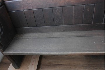 イギリスアンティーク　上手物!!　オーク無垢材　凝った造りが魅力のチャーチベンチ　(R-089877)