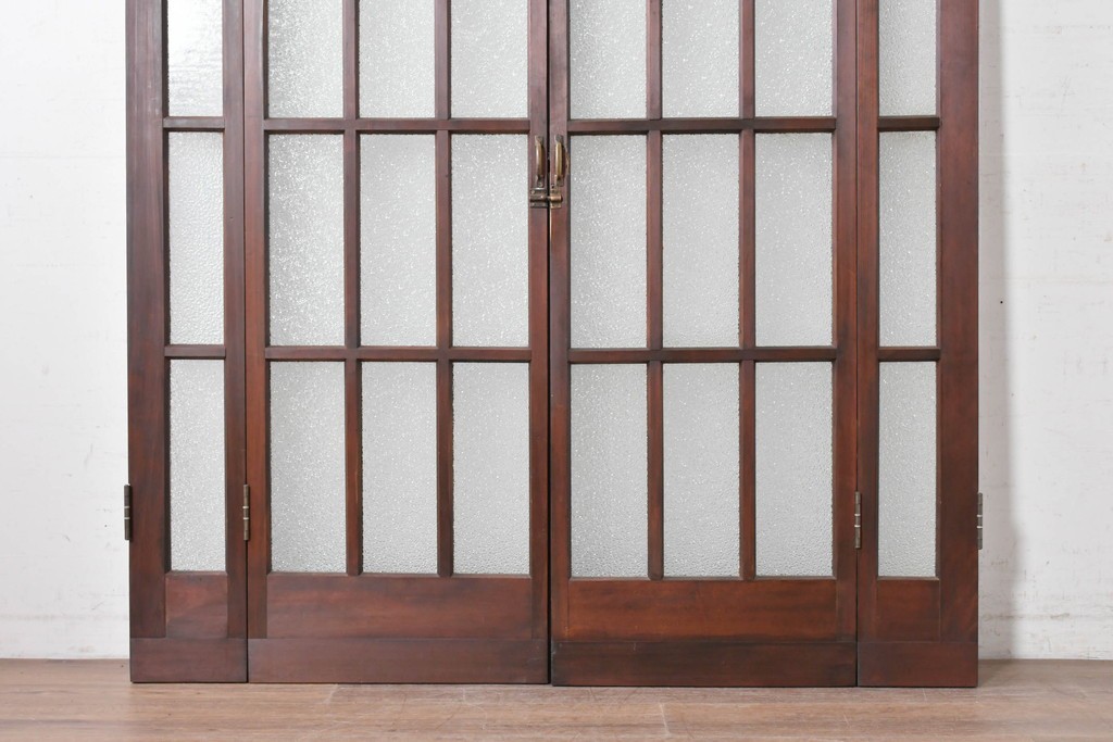 ヴィンテージ建具　昭和中期　格子デザインのガラス入り両開き折れ戸2枚(1対)セット　(R-089879)