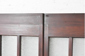 ヴィンテージ建具　昭和中期　格子デザインのガラス入り両開き折れ戸2枚(1対)セット　(R-089879)
