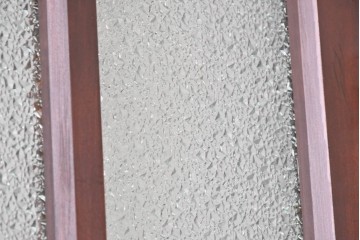 ヴィンテージ建具　昭和中期　格子デザインのガラス入り両開き折れ戸2枚(1対)セット　(R-089879)