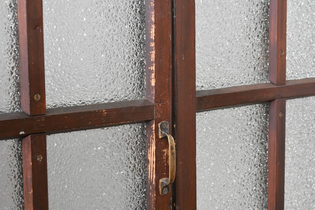 ヴィンテージ建具　昭和中期　格子デザインのガラス入り両開き折れ戸2枚(1対)セット　(R-089879)