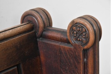 イギリスアンティーク　1900年から1920年頃　上手物!!　オーク無垢材　凝った造りが魅力のチャーチベンチ　(R-089885)