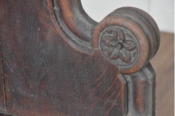 イギリスアンティーク　1900年から1920年頃　上手物!!　オーク無垢材　凝った造りが魅力のチャーチベンチ　(R-089886)