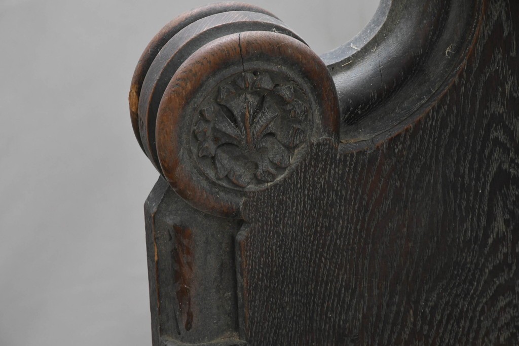 イギリスアンティーク　1900年から1920年頃　上手物!!　オーク無垢材　凝った造りが魅力のチャーチベンチ　(R-089888)