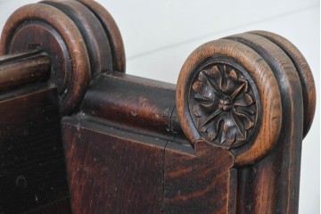 イギリスアンティーク　1900年から1920年頃　上手物!!　オーク無垢材　凝った造りが魅力のチャーチベンチ　(R-089889)
