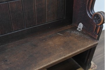 イギリスアンティーク　1900年から1920年頃　上手物!!　オーク無垢材　凝った造りが魅力のチャーチベンチ　(R-089889)