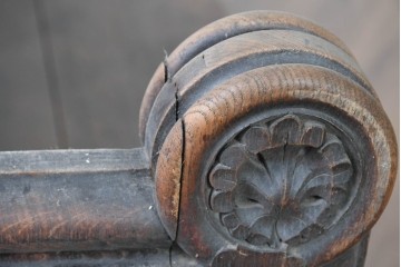 イギリスアンティーク　1900年から1920年頃　上手物!!　オーク無垢材　凝った造りが魅力のチャーチベンチ　(R-089892)