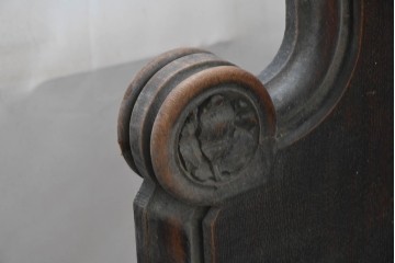 イギリスアンティーク　1900年から1920年頃　上手物!!　オーク無垢材　凝った造りが魅力のチャーチベンチ　(R-089892)