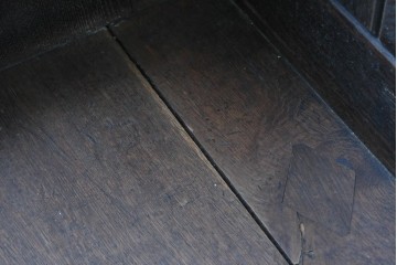 イギリスアンティーク　1900年から1920年頃　上手物!!　オーク無垢材　凝った造りが魅力のチャーチベンチ　(R-089892)