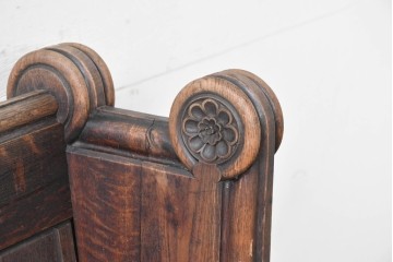 イギリスアンティーク　1900年から1920年頃　上手物!!　オーク無垢材　凝った造りが魅力のチャーチベンチ　(R-089893)