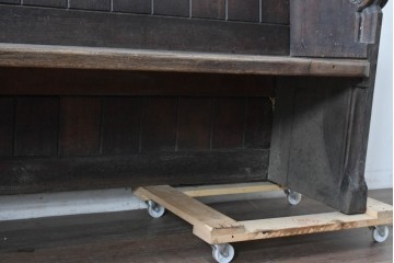イギリスアンティーク　1900年から1920年頃　上手物!!　オーク無垢材　凝った造りが魅力のチャーチベンチ　(R-089895)