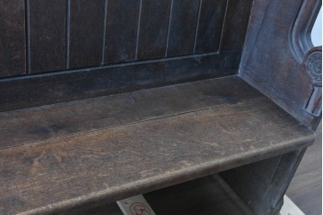 イギリスアンティーク　1900年から1920年頃　上手物!!　オーク無垢材　凝った造りが魅力のチャーチベンチ　(R-089896)
