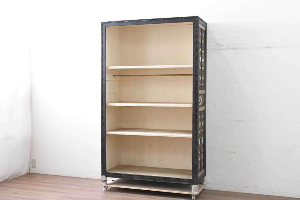 中古　美品　オリエンタルな装飾が目を引くオープンラック　(R-089900)
