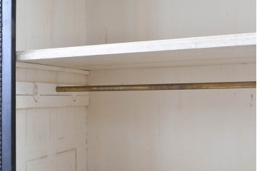 中古　美品　オリエンタルな装飾が目を引くオープンラック　(R-089900)