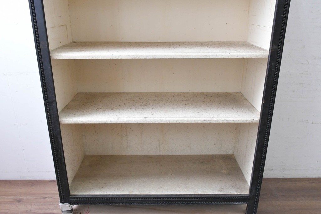 中古　美品　オリエンタルな装飾が目を引くオープンラック　(R-089900)