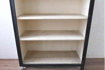 中古　美品　オリエンタルな装飾が目を引くオープンラック　(R-089900)