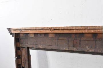 イギリスアンティーク　オーク材　重厚な彫り装飾が見事なマントルピース　(R-089902)