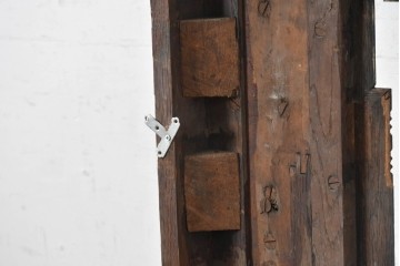 イギリスアンティーク　オーク材　重厚な彫り装飾が見事なマントルピース　(R-089902)