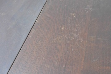 イギリスアンティーク　上手物!!　オーク材　重厚な彫刻が魅力のガラス天板付きエクステンションテーブル　(R-089904)